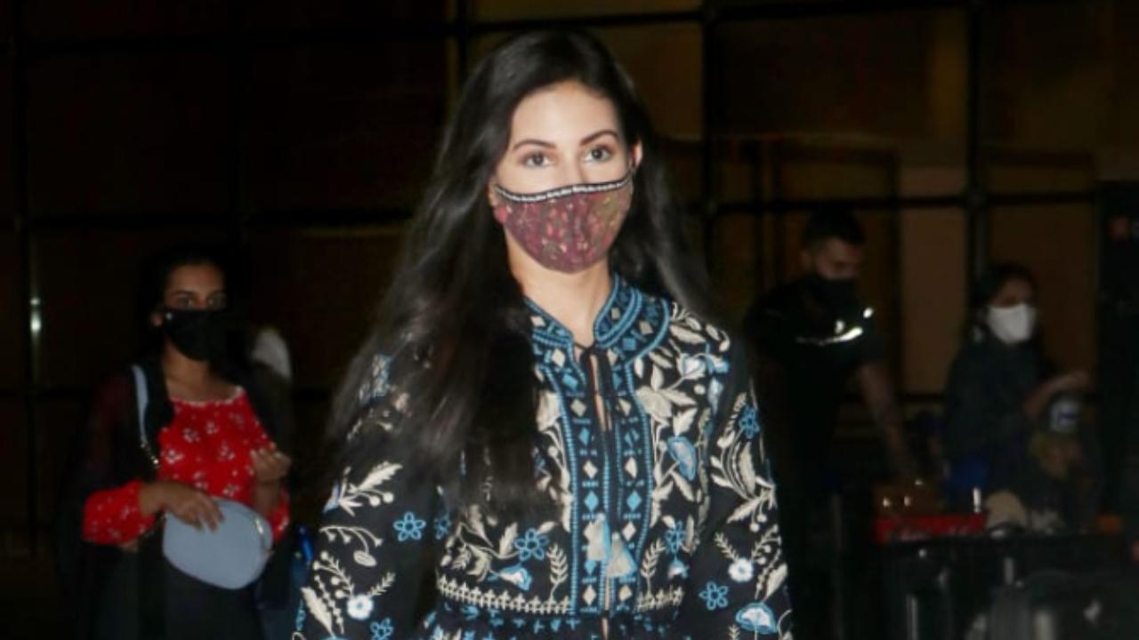 On the work front, Amyra Dastur will next be seen in the Tamil film Bagheera alongside Prabhu Deva. Reportedly, Amyra's new Tamil film starring Prabhudeva is psycho-mystery. Prabhudeva sports a bald avatar.