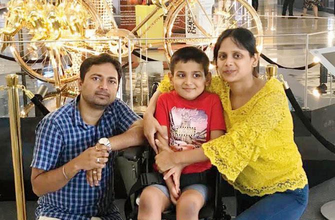 Alpana and Nishant Kumar with their son Aarav who is an SMA patient
