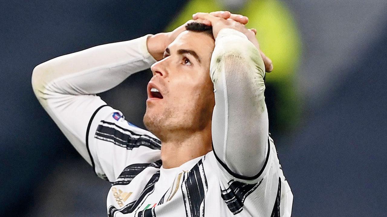 Cristiano Ronaldo apologises to fans after loss: Simply unacceptable