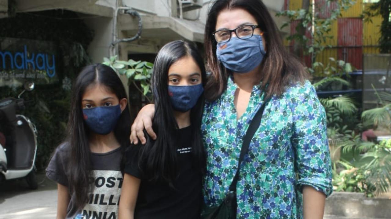 The Main Hoon Na director recently shared an endearing photo on Instagram of her daughter Diva hugging her tight. The photo was clicked by son Czar. Farah wrote, 