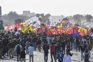 Security up in Gurugram as farmers stopped at Haryana-Rajasthan border 