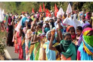 Activist gives over 200 sanitary pads to female protesters in Delhi