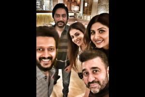 Dinner time for Riteish and Genelia with Raj Kundra and Shilpa Shetty