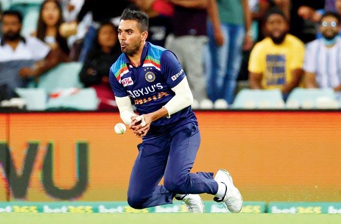 Deepak Chahar drops a catch during the third T20I against Australia at Sydney yesterday. Pics/Getty Images