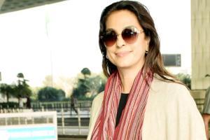 Juhi Chawla loses diamond earring at airport, promises to reward finder