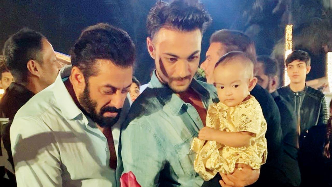 Arpita Khan, Aayush Sharma's baby girl Ayat turns one; Khan family party all night long