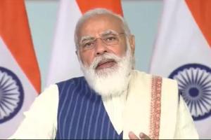 Artist carves Modi's portrait on trees to send out a message to PM