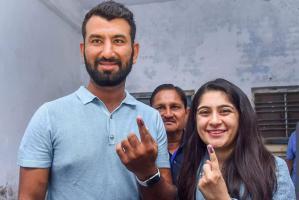 Cheteshwar Pujara and his wife Puja enjoy 'beautiful' Sydney at night