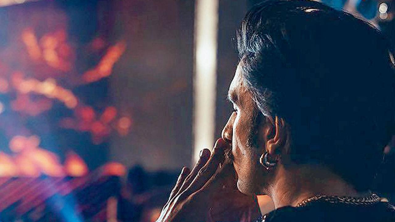 Ranveer Singh shares a view to the big top as he shoots for Cirkus?