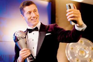 Robert Lewandowski wins FIFA award as best men's player