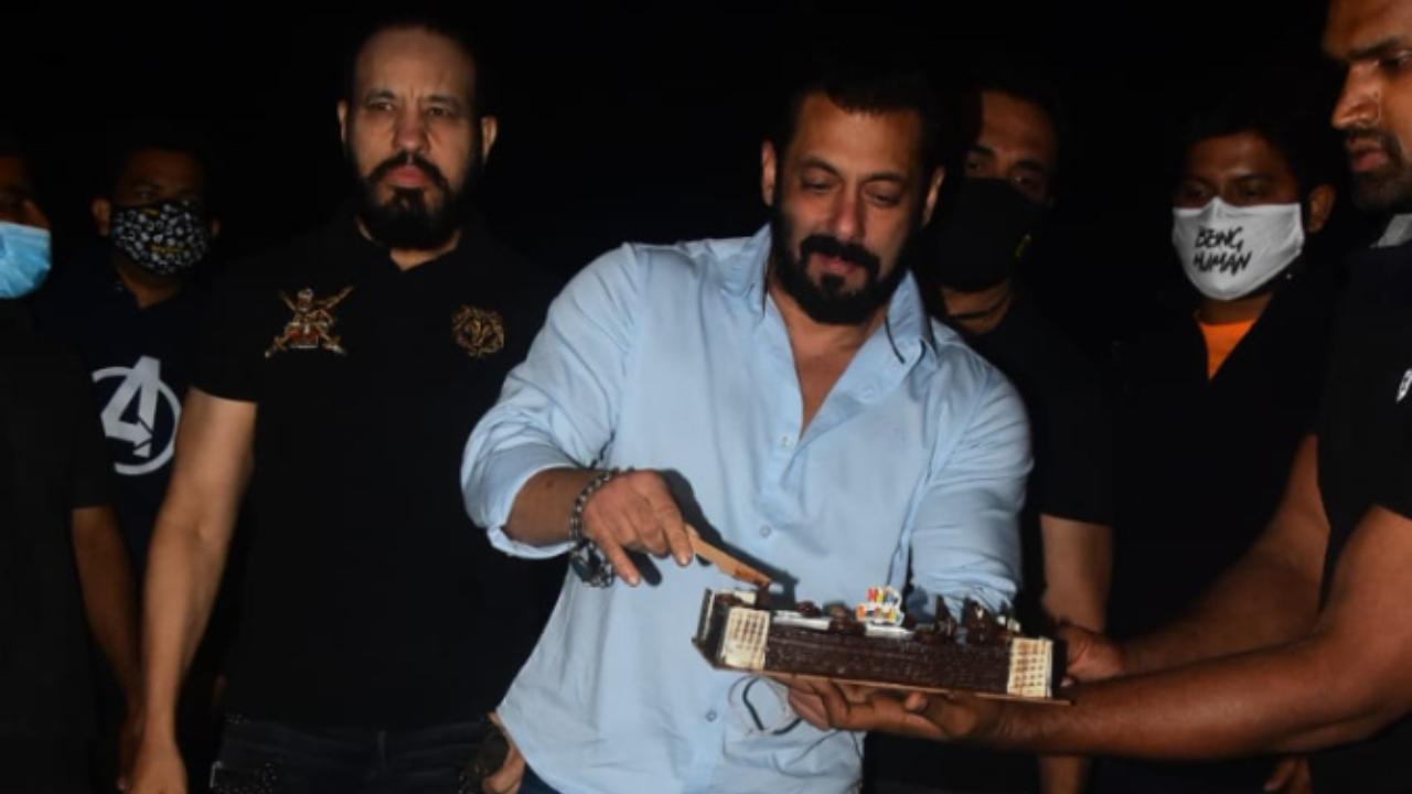 He stepped out of his Panvel farmhouse to interact with the media and cut his birthday cake. Salman cut the cake with his friends and family in attendance. 