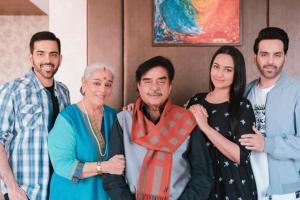 Sonakshi shares a family picture on father Shatrughan Sinha's birthday