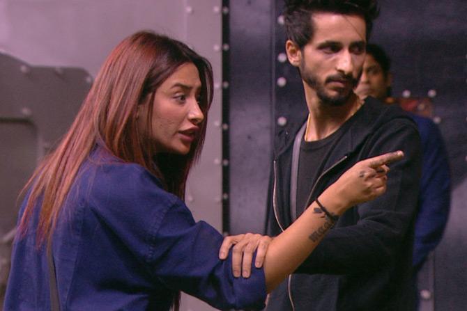 Later, during the tijori task, a fight broke out between Mahira and Vishal's brother, Kunal. Vishal confronted Mahira and warned her not to misbehave with Kunal. Irritated by this, Mahira provoked Vishal when Kunal made a comment directed at Mahira's father.
