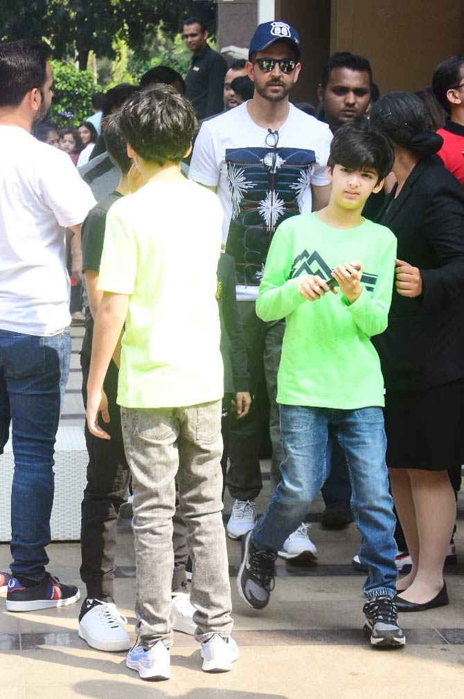 And here comes the man himself, Hrithik Roshan, and given the doting dad he is, he steps out with his children too often and in case you bump into him, you're one lucky fellow!