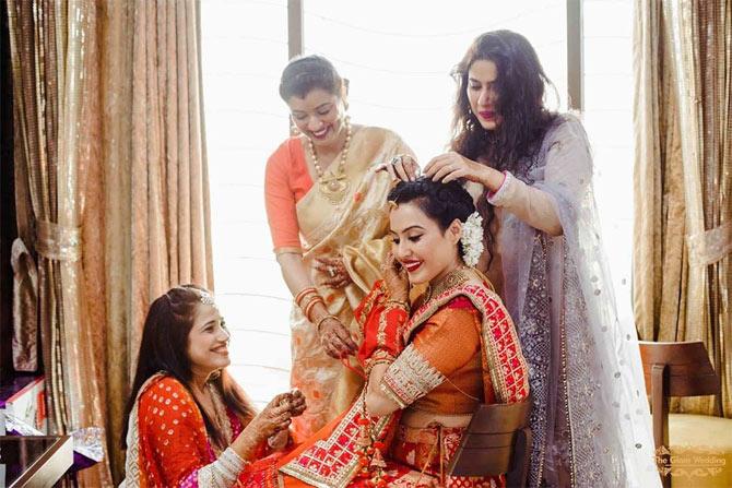 Television actor Kamya Panjabi and businessman Shalabh Dang have finally tied the knot and the pictures are as dreamy as they can get! The couple got married on February 10, 2020, in Mumbai. The wedding ceremony was attended by family and close friends only. (All photos/The Glam Wedding and Kamya Panjabi's official Instagram account)