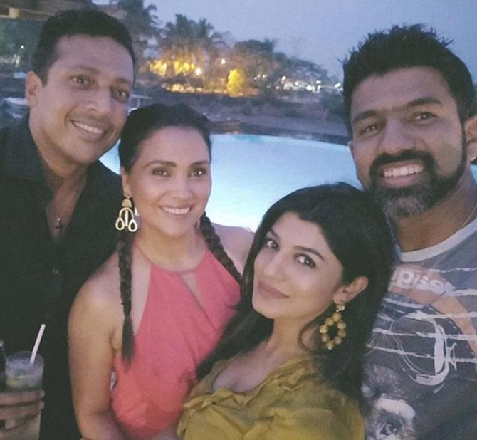In picture: Lara Dutta and Mahesh Bhupathi with his tennis buddy Rohan Bopanna and wife Supriya. 