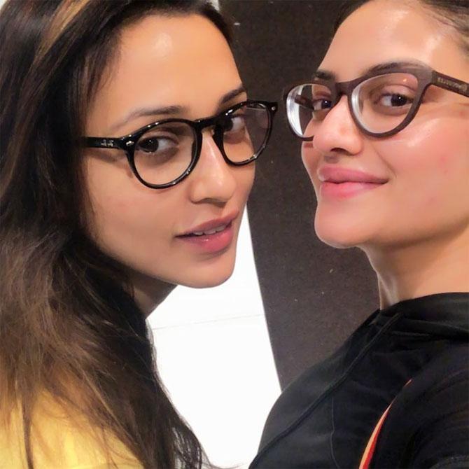 670px x 670px - These 20 photos prove that Mimi Chakraborty and Nusrat Jahan are BFFs