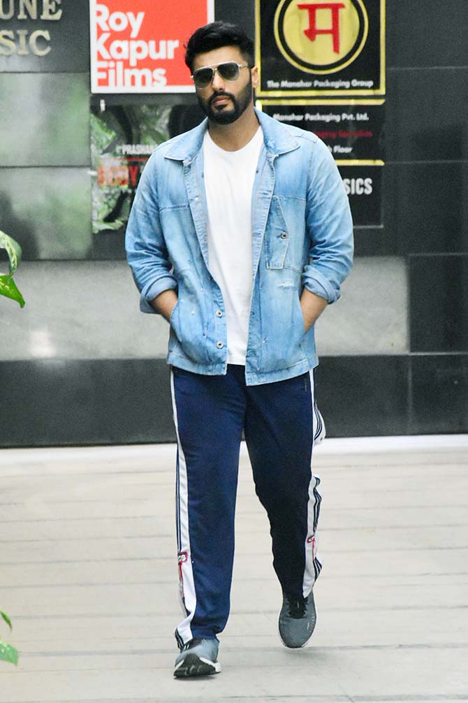 Arjun Kapoor was also clicked in the same suburb. For the outing, the 2 States actor opted for a white t-shirt, denim jacket, and blue trousers.
