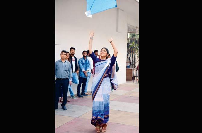 Sairat actor Rinku Rajguru gets into the spirit of Makar Sankranti and flies a kite after the music launch of her upcoming film, at a cinema hall in Dadar. Pic/Bipin Kokate