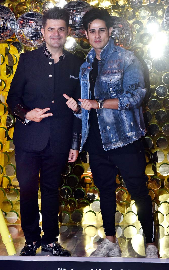 Priyank Sharma posed with the photographer himself Dabboo Ratnani at the Calendar launch event hosted in the city.