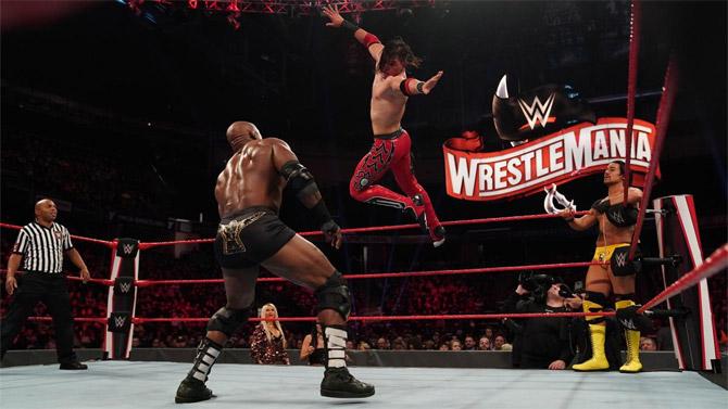 Humberto Carrillo and Rusev faced Bobby Lashley and Angel Garza in a tag team match. Garza stole the show entirely with brilliant manoeuvres after which he pinned Rusev to win the 