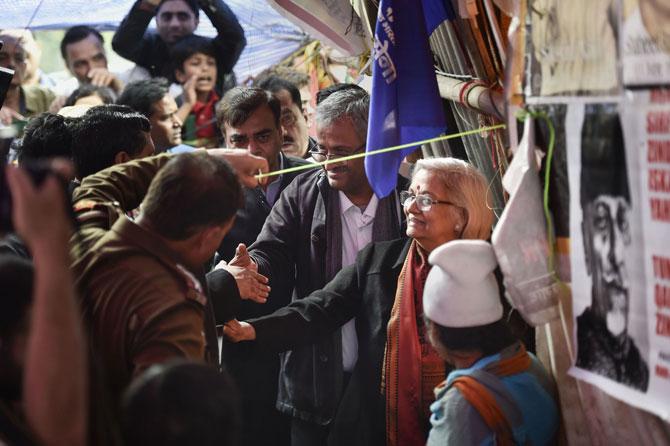 Senior police officials of southeast district also interacted extensively with a group of protesters, especially Dadis (grandmothers) of Shaheen Bagh, urging them to postpone their march as it was unlawful and did not have necessary permission from concerned law enforcement agencies. (Picture/ PTI)