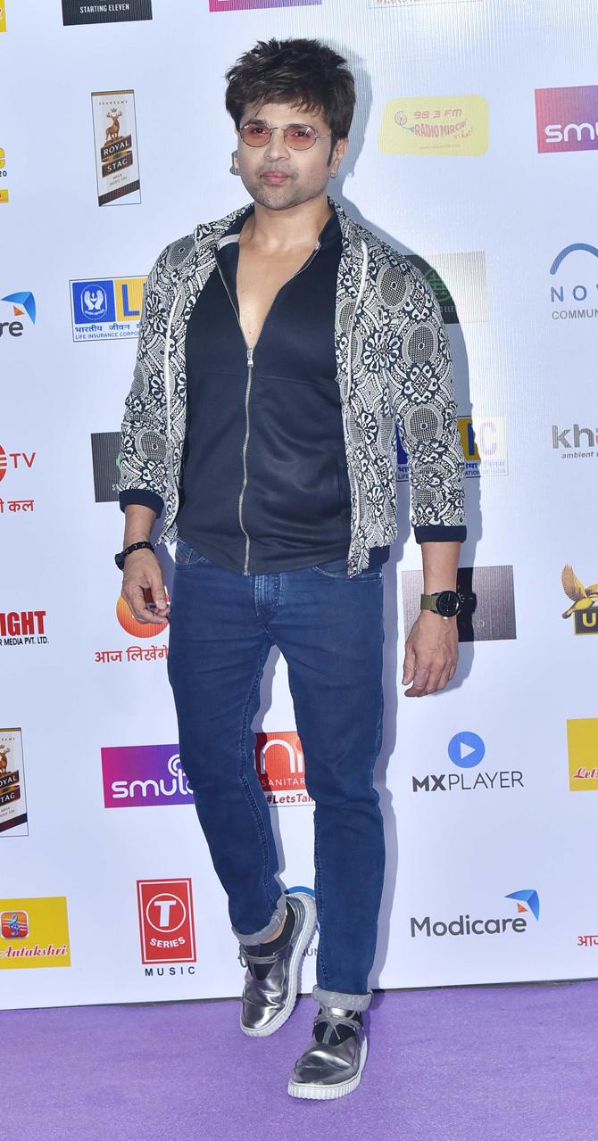 Himesh Reshammiya was also snapped by the shutterbugs at the popular music awards ceremony.