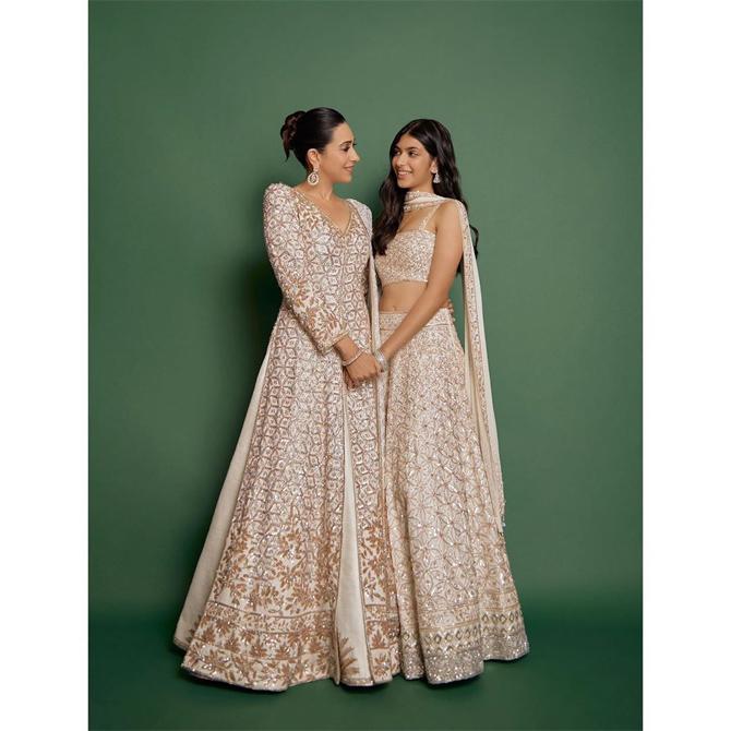 Samaira Kapoor: Karisma Kapoor's 15-year-old daughter turned heads at her mamu Armaan Jain's wedding. The mother-daughter duo posed in their traditional designer outfits and Karisma's social media page was filled with comments all for her teen daughter.