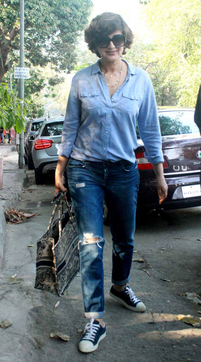 Sonali Bendre Behl was snapped by the paparazzi in Juhu. For the outing, the Sarfarosh star opted for a denim shirt and ripped jeans.