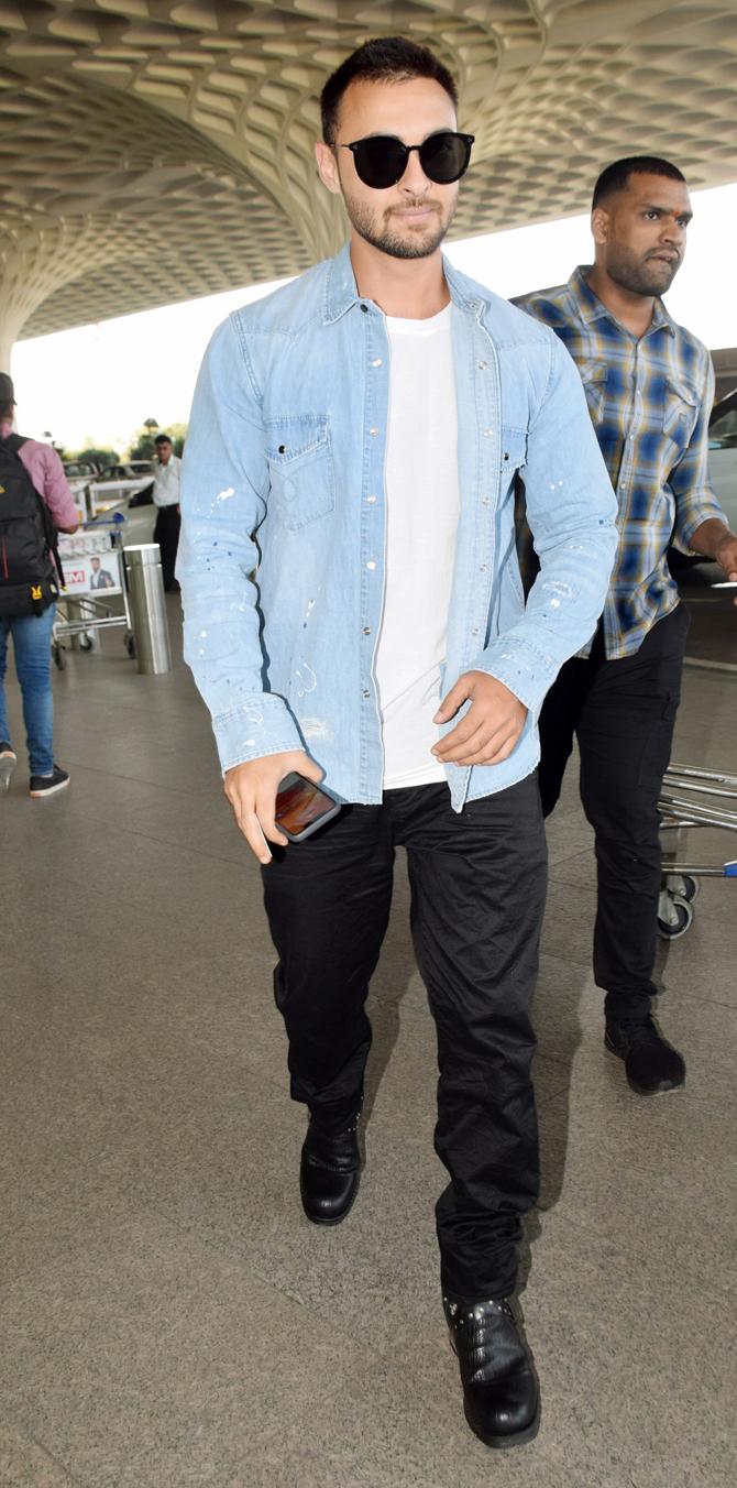 Aayush Sharma was also snapped at the Mumbai airport. The actor will be next seen romancing Isabelle Kaif in Kwatha.