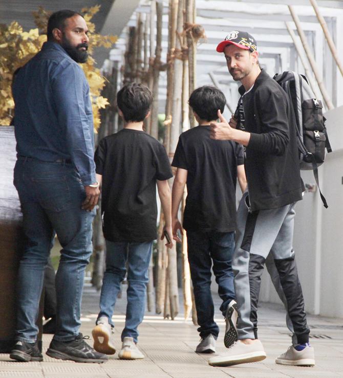Hrithik Roshan has had a phenomenal 2019 with his hard-hitting performances in Super 30 and War. Both his roles have been etched in the hearts of their audiences and the fans are waiting eagerly to see their star on the big screen.
In picture: Hrithik Roshan gives a thumbs up to the photographers as he leaves with his sons post their lunch outing at the Bandra eatery.