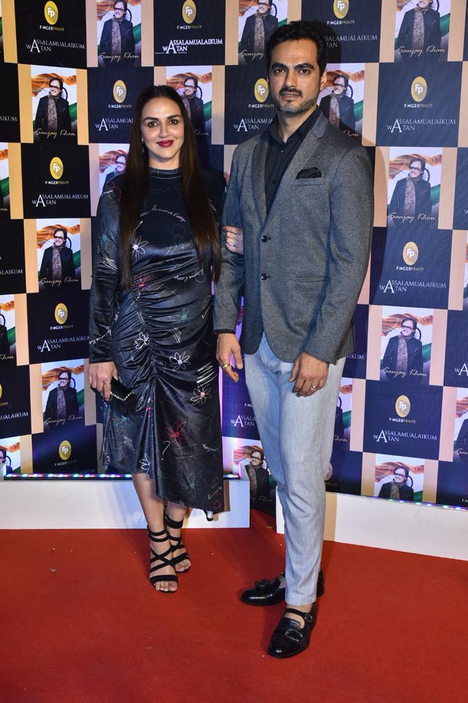 Esha Deol also attended Assalamualaikum Watan book launch event in Bandra. She came in with husband Bharat Takhtani and mother Hema Malini. Esha took to her Instagram to share pictures from the event and wrote, 