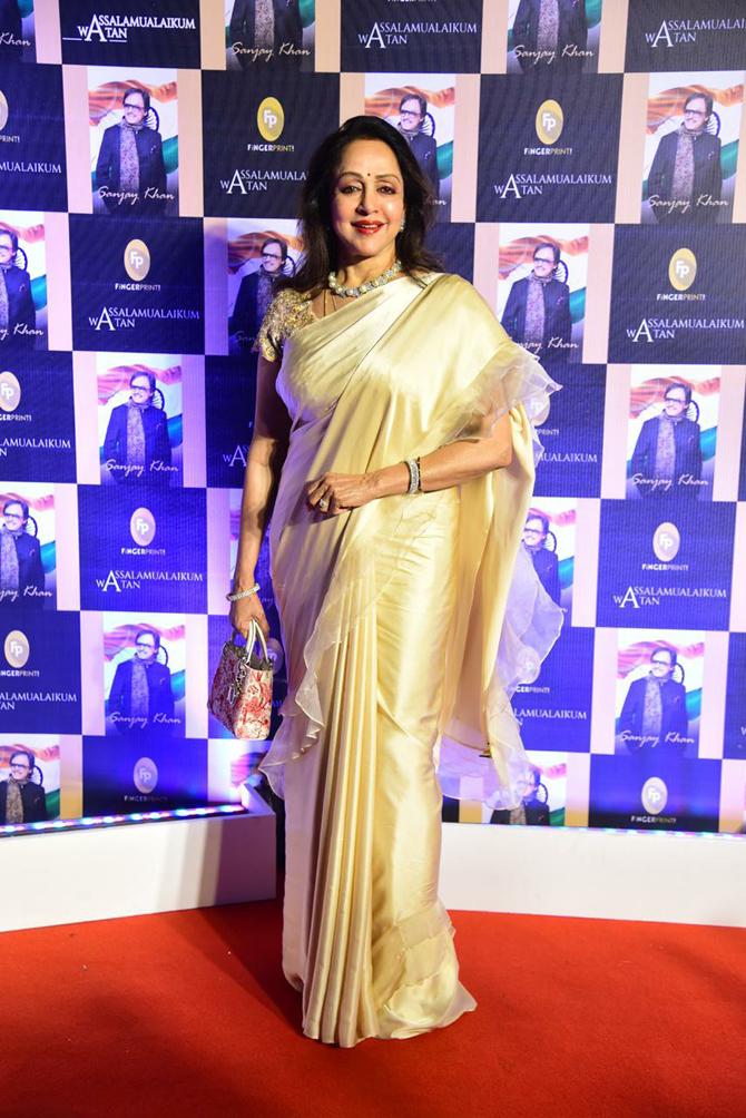 Esha Deol also talked about how she and her husband Bharat cheered Hema, who was one of the esteem guests on-stage. 