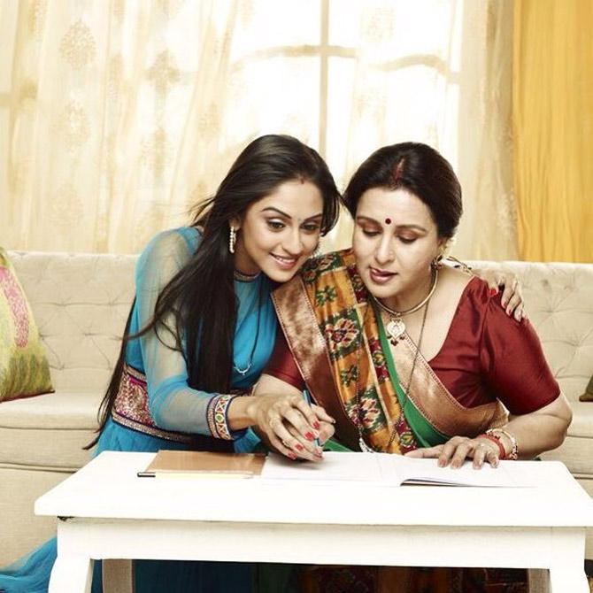 In December 2013, she signed Sony TV's Ekk Nayi Pehchaan, playing Sakshi opposite Karan Sharma. The show went off the air in September 2014. The show also starred veteran actress Poonam Dhillon, which highlighted education for girls.