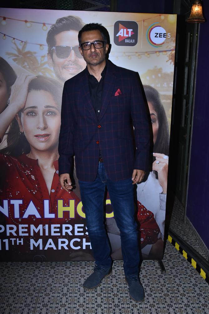 Featuring a large pool of talented actors the web-series features Karisma Kapoor, as Meira Sharma, who hails from a small town, along with her husband Anmol (played by Sanjay Suri) who do their best to be the perfect dream team for their three kids.