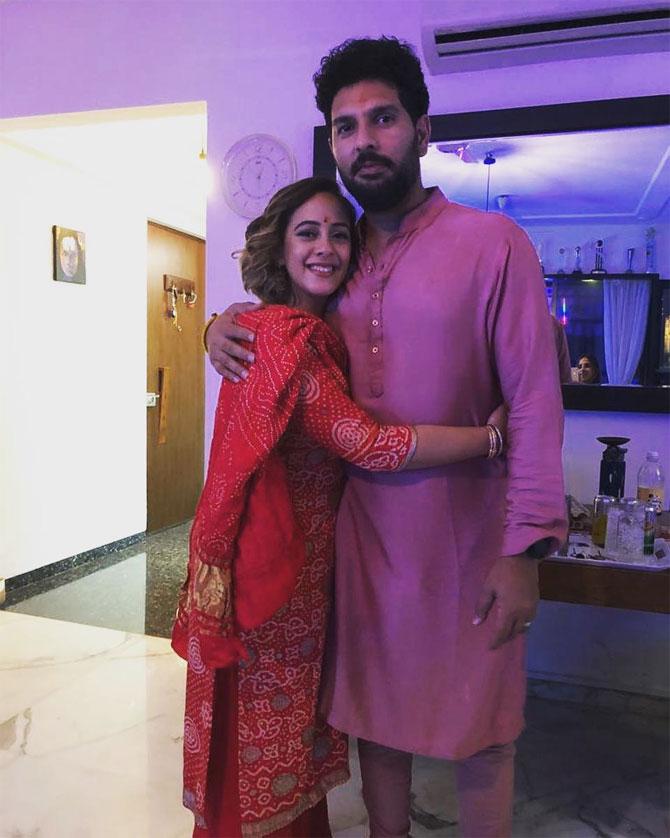 In 2015, Hazel Keech officially announced her engagement with cricket Yuvraj Singh. 