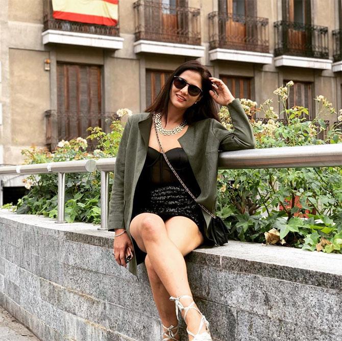 Shipra Khanna is often seen wearing sweetheart necklines and they really compliment her look as well!