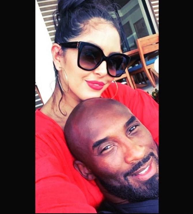 After dating for six months, Kobe Bryant and Vanessa got engaged.