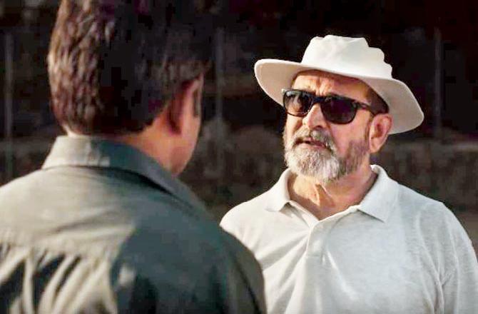 Mahesh Manjrekar: He made his directorial debut with the Sanjay Dutt-starrer Vaastav: The Reality, which released in 1999. He went on to direct films such as Astitva (2000), Kurukshetra (2000), Jis Desh Mein Ganga Rehta Hai (2000), Ehsaas: The Feeling (2001), Tera Mera Saath Rahen (2001), Hathyar (2002), Pitaah (2002), Viruddh... Family Comes First (2005), et al. However, he gained equal fame with his roles in films such as Kaante, Pran Jaye Par Shaan Na Jaye, Plan, Run, Slumdog Millionaire, Wanted, Dabangg, Mard Ko Dard Nahi Hota, Total Dhamaal, and the latest one being Dabangg 3.
