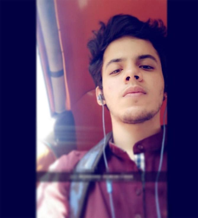 Darsheel Safary learnt dancing at the age of five from Shiamak Davar's academy and continued till he was 10. Hip hop was his favourite genre. In 2012, he participated in the dance reality show Jhalak Dikhhla Jaa 5.