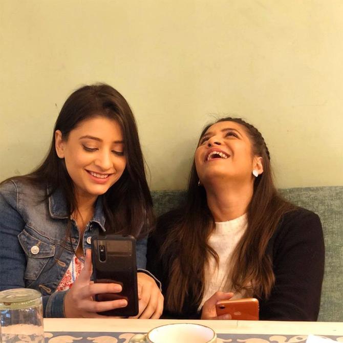 Born and brought up in Mumbai, Natasha Gandhi describes herself as Masterchef India Season 6 Top 5 Contestant with the caption 
