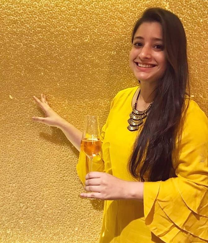 Besides cooking, Natasha Gandhi also loves to travel. The 25-year-old chef from Mumbai is also a pet lover and often shares pictures from her travel diaries. While sharing this glowing picture of herself, Natasha wrote: Life is all about exploring pasta-bilities!




