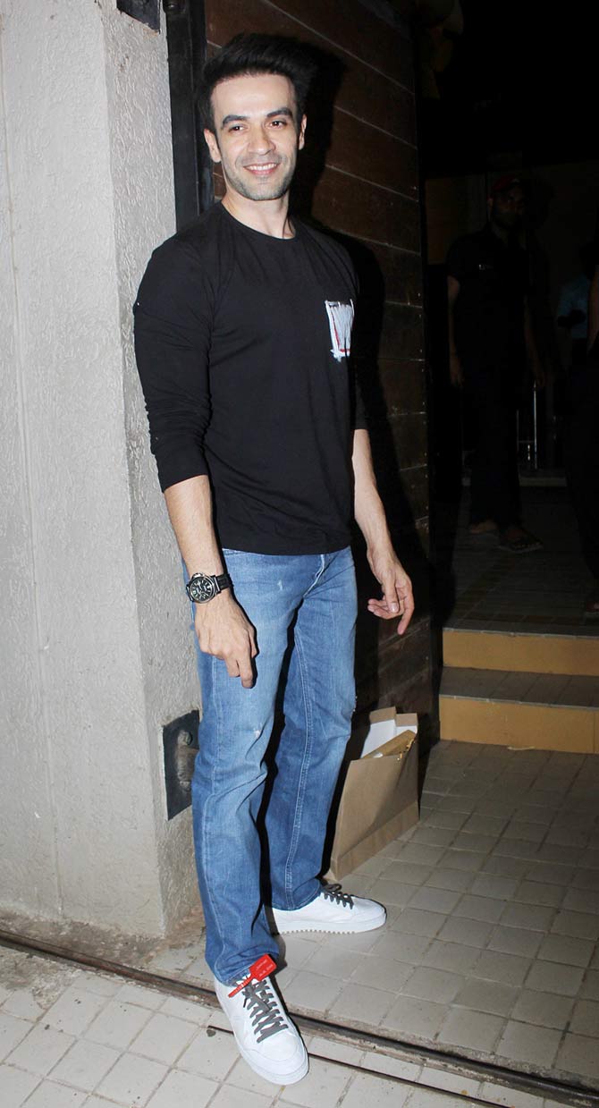 Punit Malhotra was all smiles as he was clicked attending Shashank Khaitan's birthday party hosted at his residence in Bandra, Mumbai.