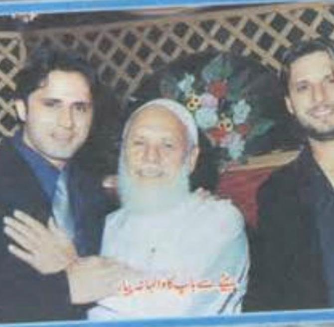 Shahid Afridi holds the record for the most number of sixes hit in ODI history - 351.
In picture: Shahid Afridi with his father