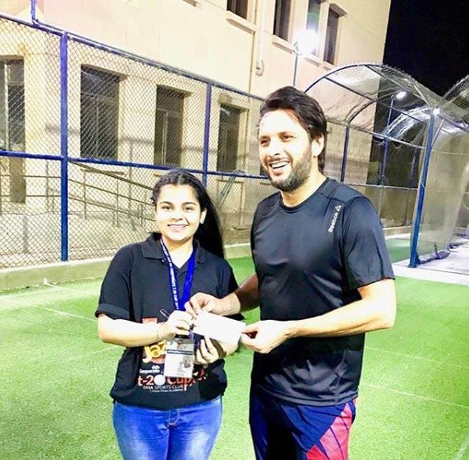 Shahid Afridi has won the most number of man-of-the-match awards by a Pakistan cricketer with 32.
In picture: Shahid Afridi with Moin Khan's daughter