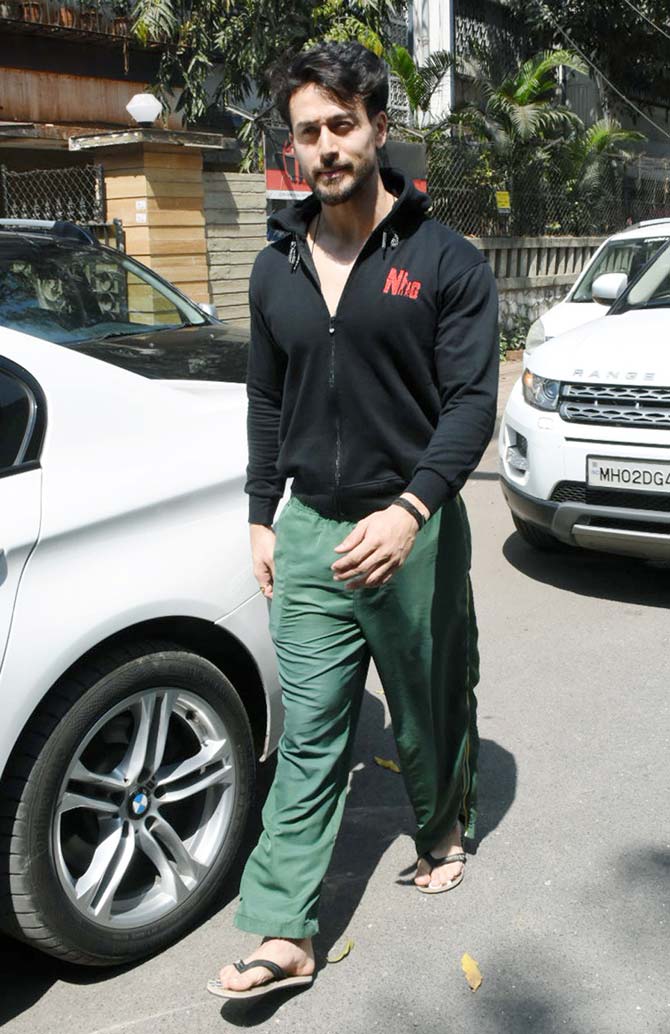 Tiger shroff in 2024 black t shirt