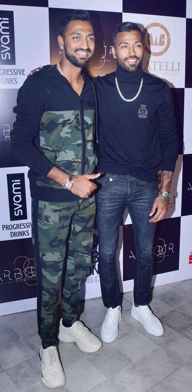 While Krunal Pandya was seen wearing a camouflaged tracksuit, Hardik Pandya showed off his uber-cool wide in a black turtleneck t-shirt, paired with basic denim during the outing. The Pandya brothers were snapped twinning in white sports shoes.
