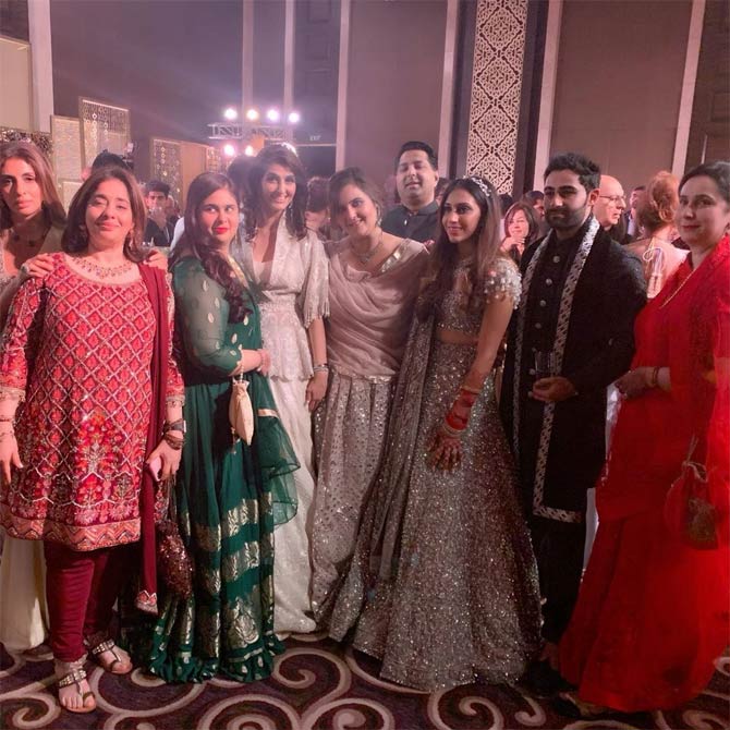One with the sisters!
In picture: Shweta Bachchan Nanda, Nitasha Nanda, Akanksha Malhotra, Armaan and Anissa with other guests at the wedding reception.
