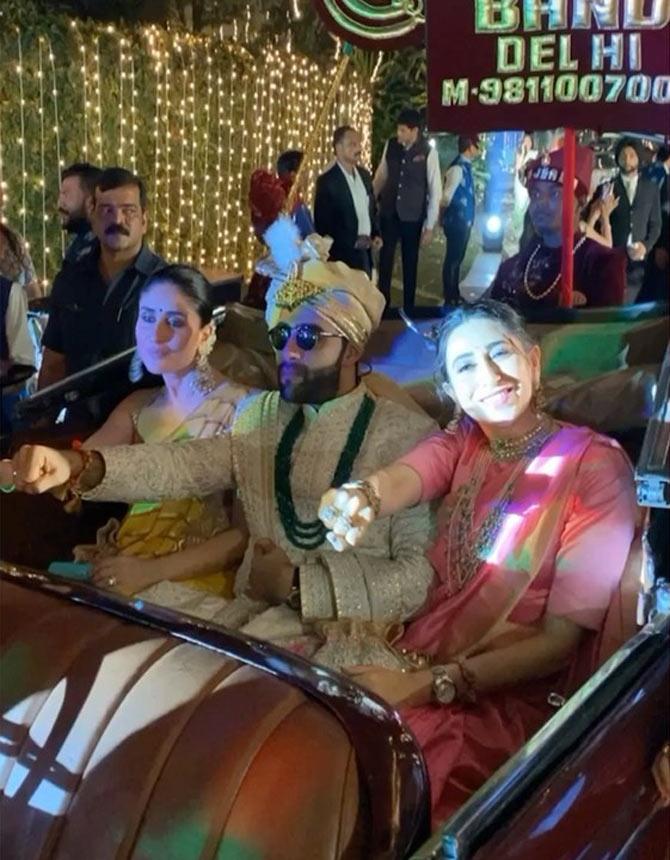 Before you get confused, this wasn't a picture but a fun video, where Kareena Kapoor Khan and Karisma Kapoor matched steps with cousin Armaan Jain as they arrived for the ceremony in Mumbai.