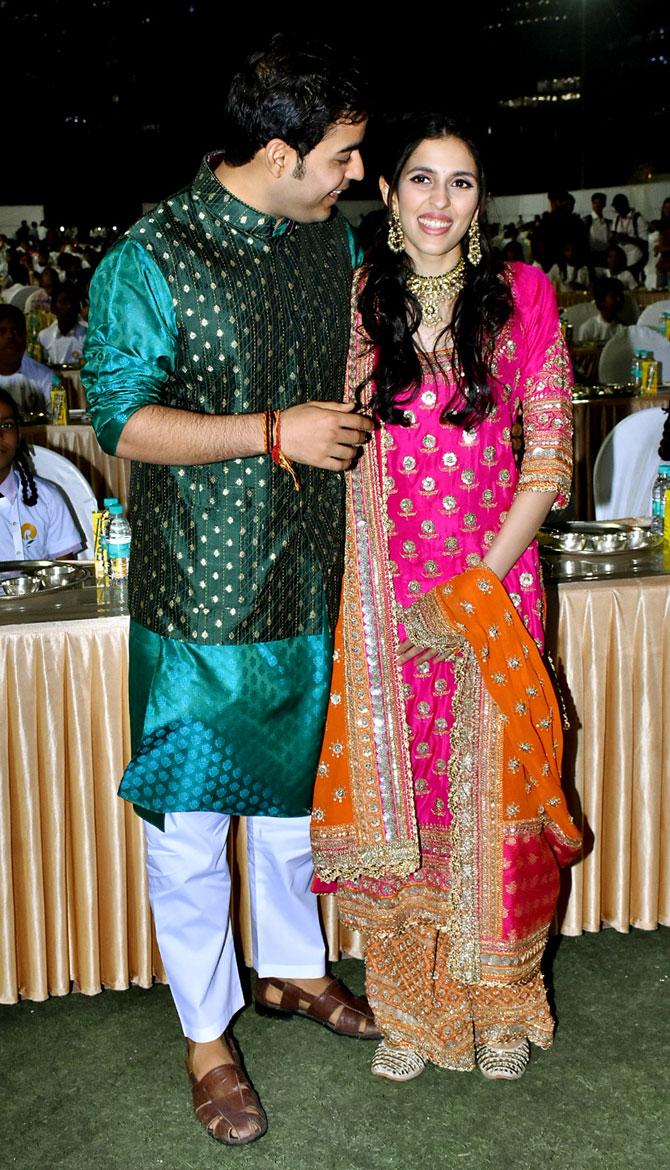 Akash Ambani and Shloka Ambani
High-school sweethearts, Akash Ambani and Shloka Mehta's love story is no less than a fairytale. The two did their schooling together and were close friends since then. The couple got married in an extravagant ceremony on March 9, 2019. They are often spotted together at various events.